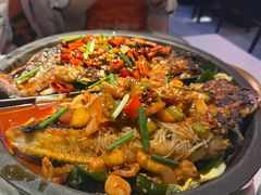 -鸣记脆皮烤鱼·海鲜烤鱼(三八广场店)