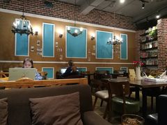 大堂-初见咖啡(青大路店)