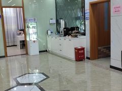 -茂菊口腔连锁(浦东南路店)