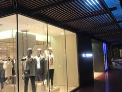 -URBAN REVIVO(欢乐海岸购物中心店)