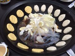 铁锅炖活鱼-铁锅炖活鱼