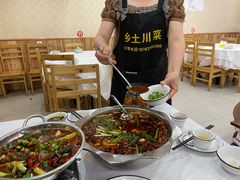 -乡土特色.冷锅鱼.牦牛肉汤锅