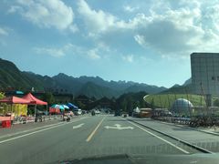 -百里峡七彩艺术小镇