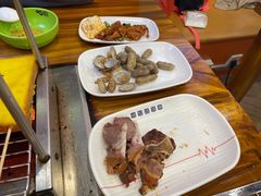 -哈尔滨小酒馆·鲜肉现穿自助烧烤(康新花园店)