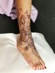 -Black Tattoo Studio