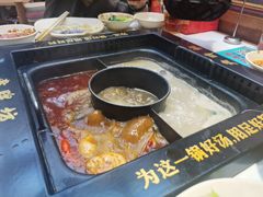 -老牌坊云南鱼豆花火锅(哈西万达店)