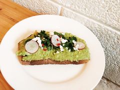 牛油果吐司-Egg•Allday Brunch(襄阳北路店)