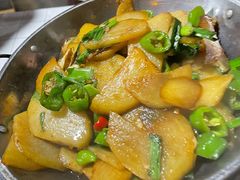 干锅土豆片-鱼乐岛餐厅·户外花园主题餐厅