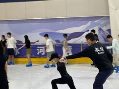 -正佳冰河湾真冰滑冰场