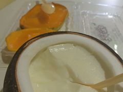 -志龙皇冠吃货椰子铺