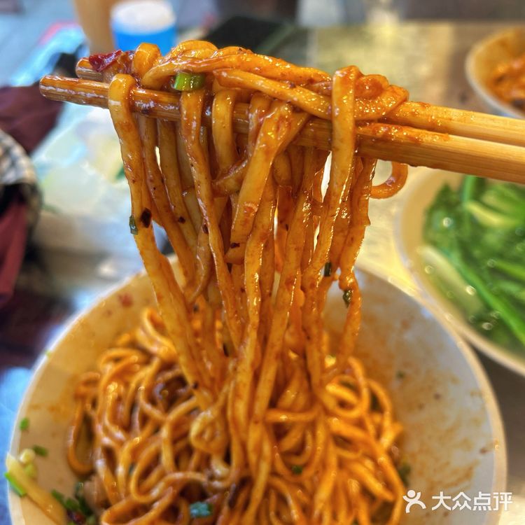 成都美食合集|鸡杂干拌和杂酱面都好吃[加油]