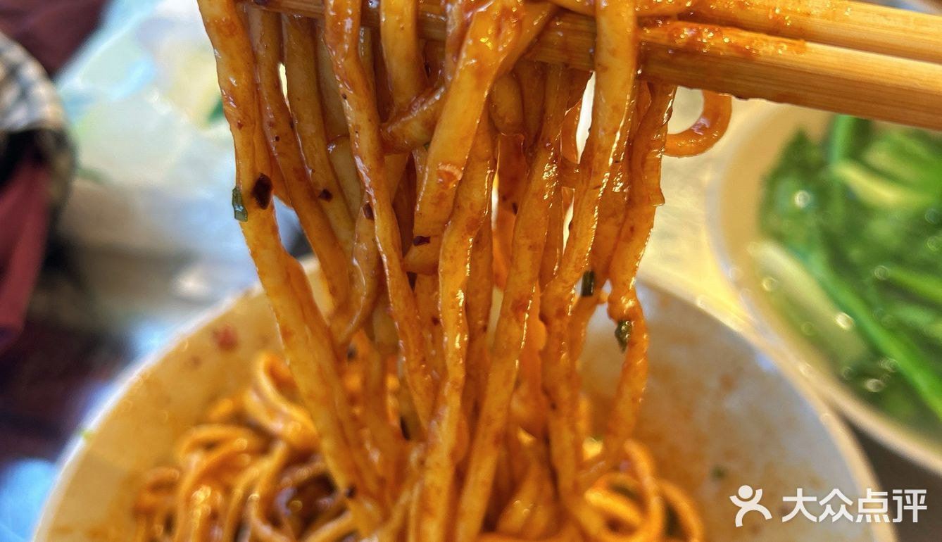 成都美食合集|鸡杂干拌和杂酱面都好吃[加油]