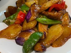 地三鲜-上关雪東北菜(中房金谊店)