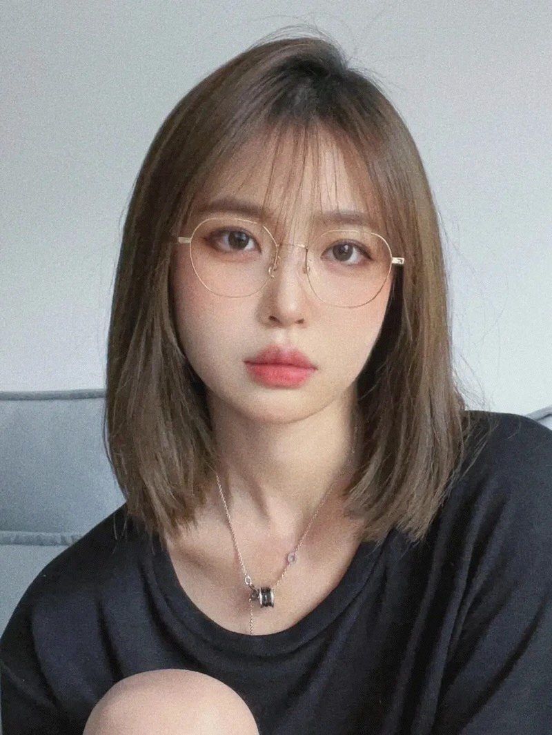 适合戴眼镜的发型