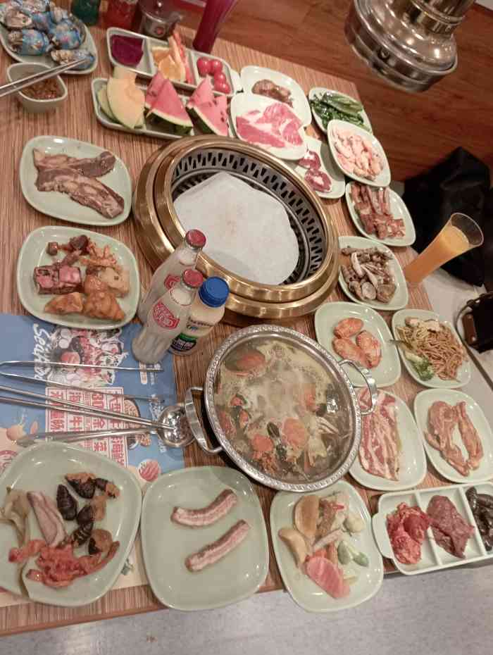 悦橙牛排海鲜自助(中央大街店)-"牛排挺好吃,披萨也可以,但是其他东西