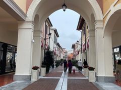 -佛罗伦萨小镇广佛名品奥特莱斯(疏港路店)