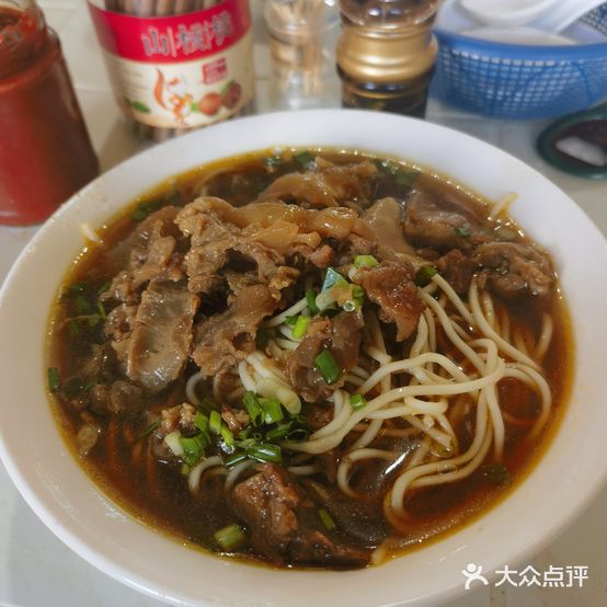 鹤鸣牛杂面馆(阿惠饭店)