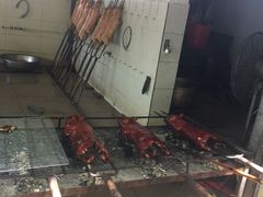 -黄记四更烤乳猪店