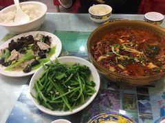 -乡土特色.冷锅鱼.牦牛肉汤锅