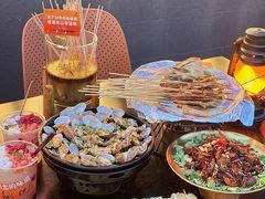 -何师烧烤Pro ·江湖川菜·小龙虾·精酿(太古里旗舰店)
