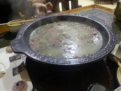 -景明轩•养生酸汤鱼火锅 云贵鲜菌 现舂野果酸汤(王寨小区店)