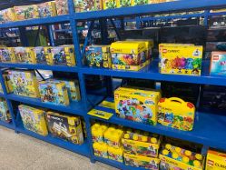 -逝水玩具折扣店