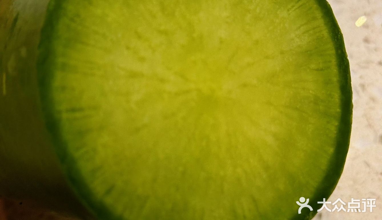 昨晚一直做梦没睡好，代谢肯定是不好的