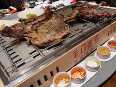 -羊门客在·烤盐池滩羊·川菜