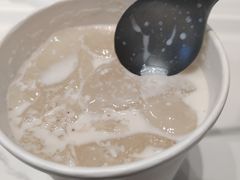 招牌白雪黑糯米冰粉-甜心闲生传统手工冰粉(太古里店)