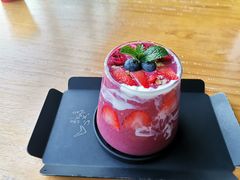 轻食代餐酸奶杯-候鸟等风来·精致西厨(万科第五城店)
