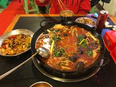 -鸿顺老铁锅美蛙鱼府(解放碑店)
