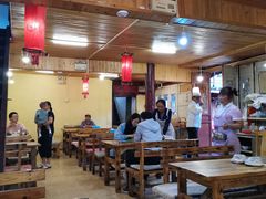 -小锅巴纳西餐厅