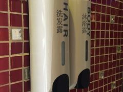 -天鹅恋主题酒店(积玉桥地铁站店)