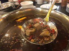 -九尺赵老四鲜鹅肠火锅