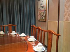 包厢-那家老院子东北菜·饺子·小鸡炖蘑菇(艳华街店)