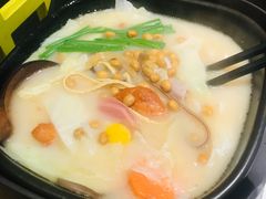 -阿香米线(凯德广场.1818店)