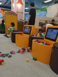 -莫莉幻想儿童乐园(三河燕郊永旺店)