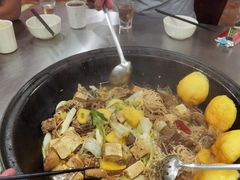 -粘豆包柴火铁锅炖
