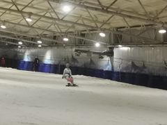 -乔波室内滑雪场