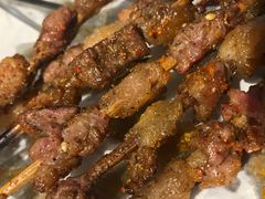 烤羊肉串-马路牙子地桌烤肉(工体店)