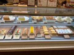 面包甜点陈列柜-奈诺甜品·生日蛋糕·下午茶(古城店)