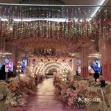 婚宴前一天的晚饭由于人数太多包间坐不下