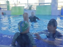 -龙格亲子游泳·水育早教中心(华亿大润发店)