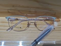 -豪门视光·星趣控·蔡司依视路眼镜代理商(中央大街店)