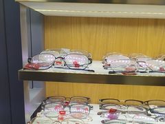-优医视平价眼镜蔡司依视路折扣工厂店(十里堡店)