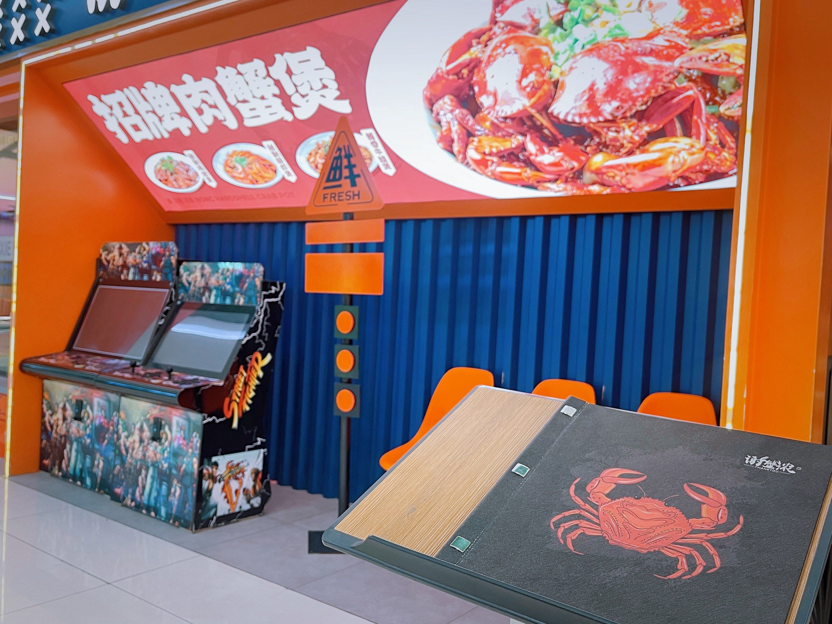 一进餐厅,浓郁的虾蟹香便扑鼻而来,瞬间勾起对美食的无限渴望