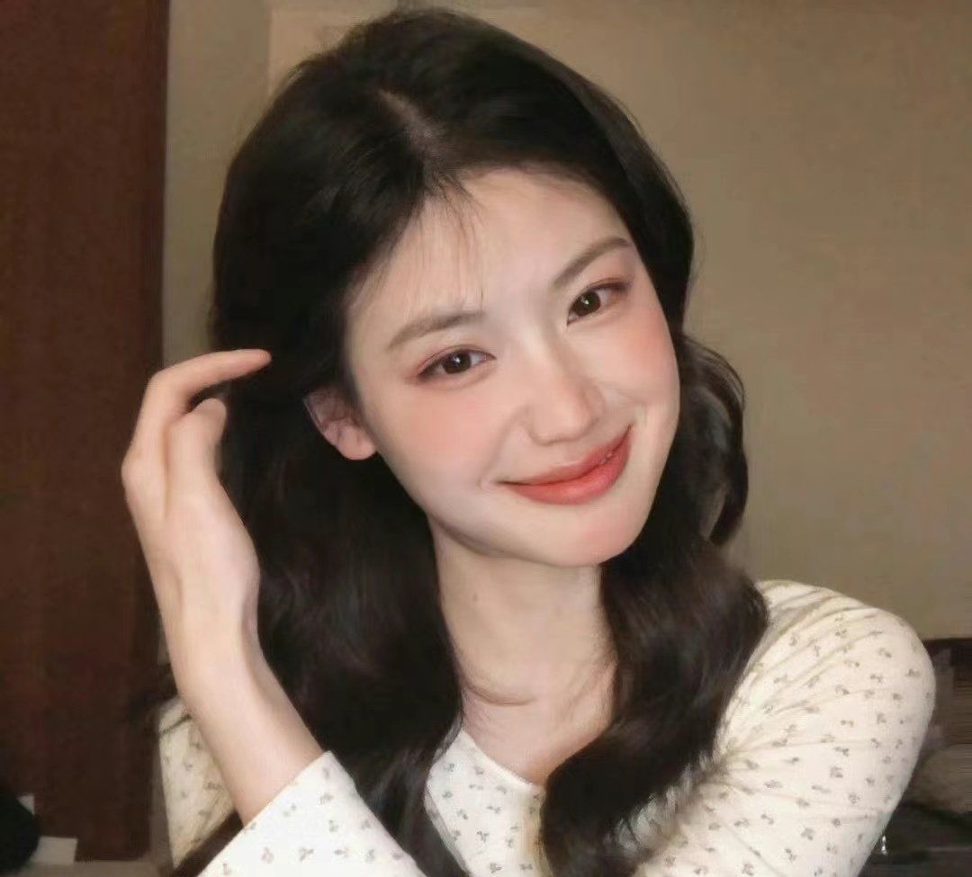 微笑温柔长发风