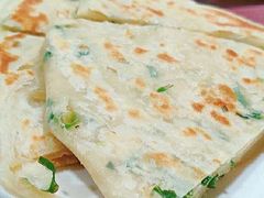 葱花饼-北京龙庆四季香农家饭庄·灶台鱼·碳烤虹鳟鱼(龙庆峡店)