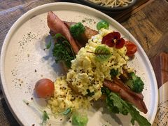 -HIGH FIVE哈福手工汉堡(桂林路店)