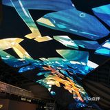 美食、商场,茶饮都有,最重要的是,徜徉在银河里